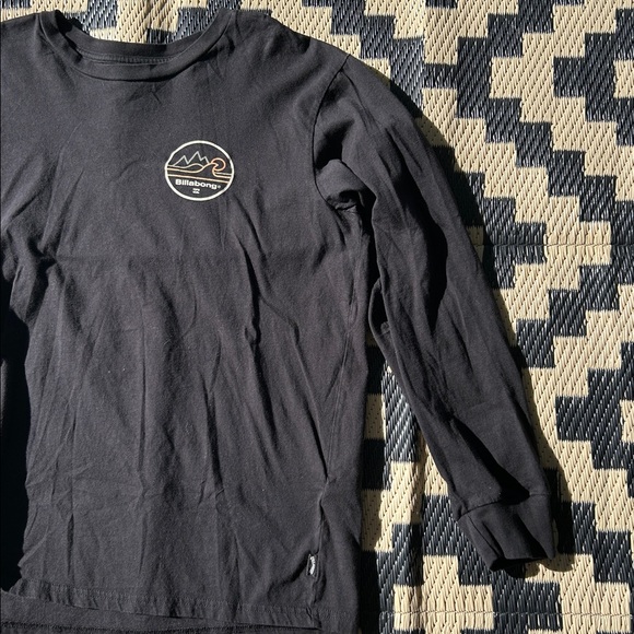Billabong Men’s Organic Cotton Black Long Sleeve w/Mountain Design + Logo - Picture 4 of 5